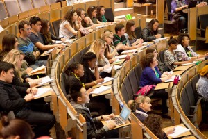 Studenti universitari a lezione